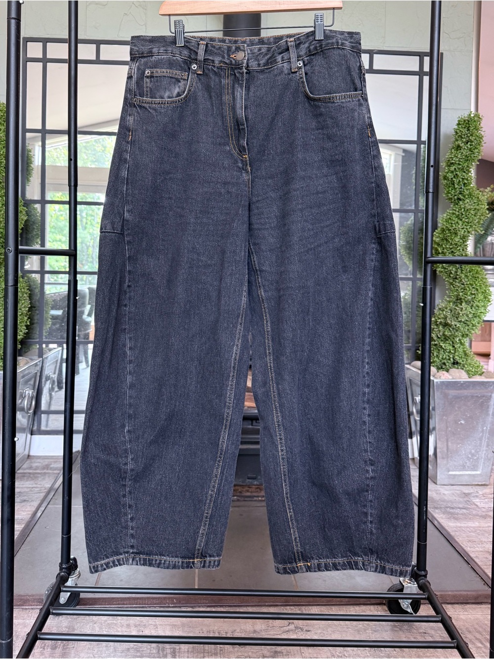 Zara Mid-Rise Ankle-Length Balloon-Leg Jeans